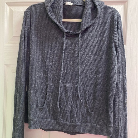 Brandy Melville Hoodie - Picture 1 of 2